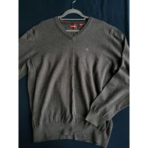 IZOD Men's Gray V-neck Sweater (Large)